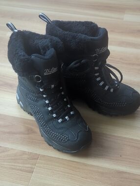 Black Fleece-Lined Women's Winter Boots